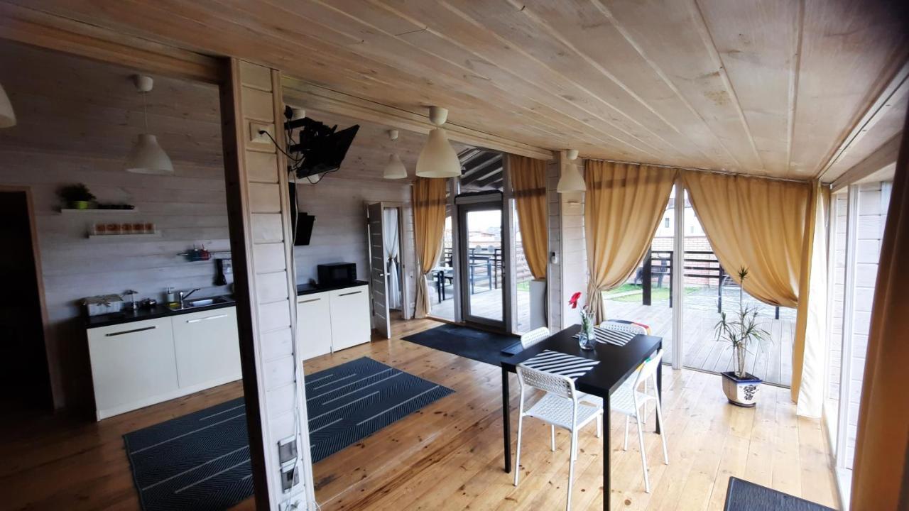 Scandidim Lutsk Bagian luar foto
